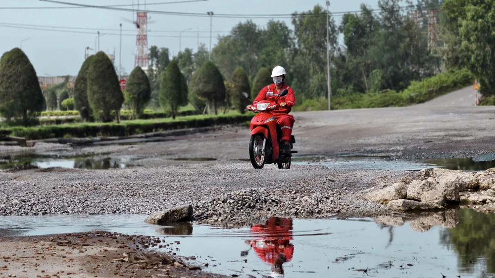 duong-huyet-mach-trong-khu-kinh-te-dung-quat-nat-bet-o-ga-hon-loan-nhu-me-tran- (7).jpg