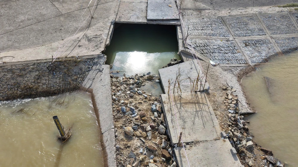 cau-tran-thach-nham-bi-lu-danh-sap-nguoi-dan-vat-va-di-vong-hang-chuc-cay-so (11).jpg