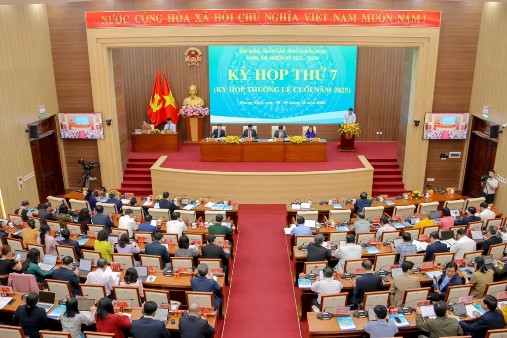 hdnd-tinh-quang-ngai-thong-qua-nhieu-nghi-quyet-quan-trong-ve-giao-duc-tai-chinh-giao-thong- (3).jpg