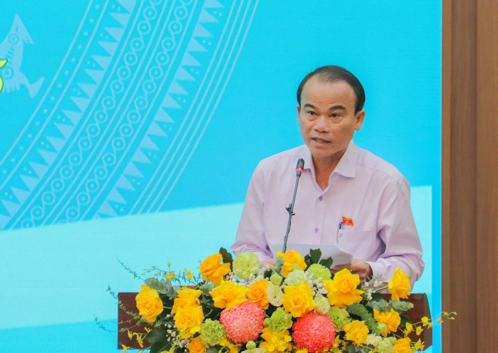 hdnd-tinh-quang-ngai-thong-qua-nhieu-nghi-quyet-quan-trong-ve-giao-duc-tai-chinh-giao-thong- (4).jpg