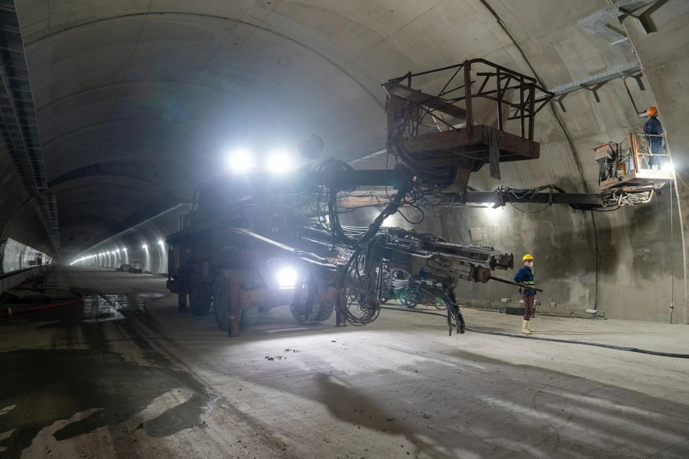 can-canh-cao-toc-quang-ngai-hoai-nhon-truoc-ngay-thong-xe- (1).jpg