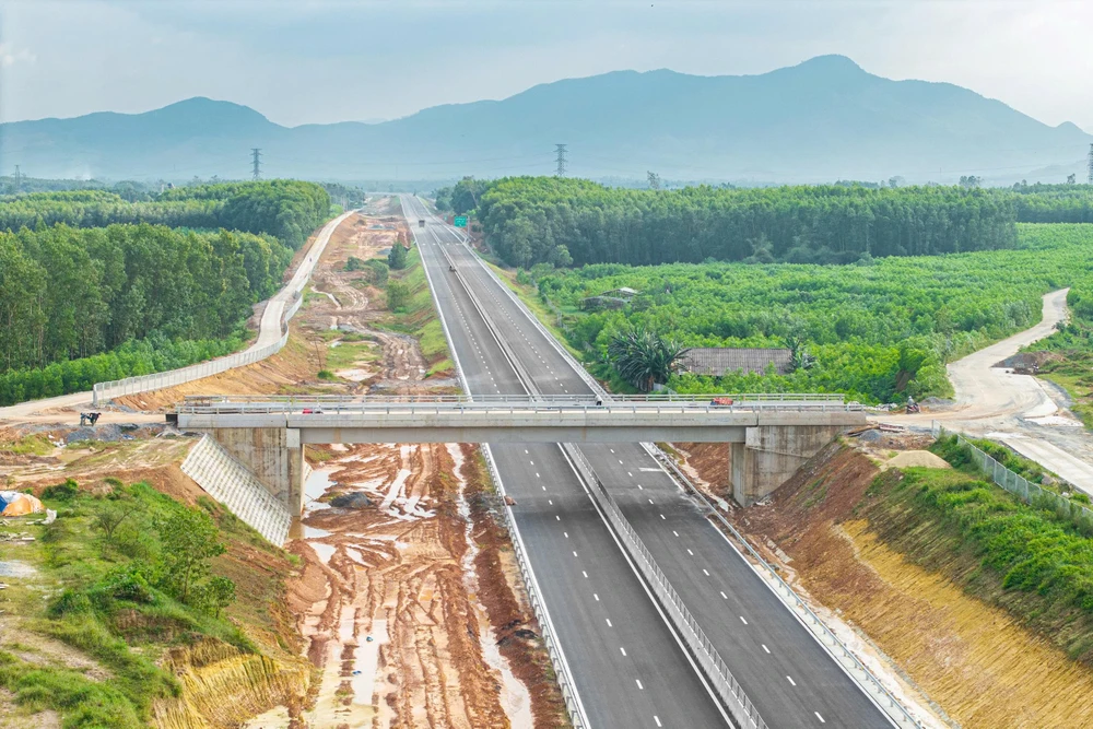 can-canh-cao-toc-quang-ngai-hoai-nhon-truoc-ngay-thong-xe- (12).jpg