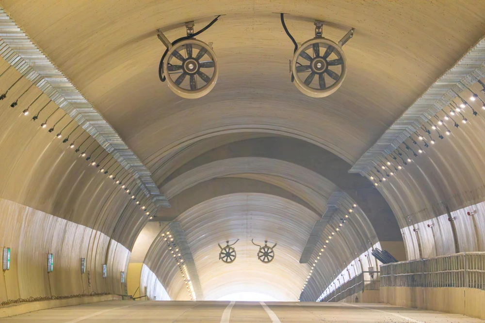 can-canh-cao-toc-quang-ngai-hoai-nhon-truoc-ngay-thong-xe- (21).jpg