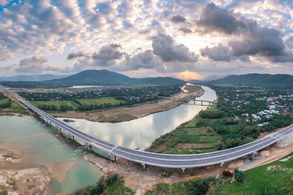 can-canh-cao-toc-quang-ngai-hoai-nhon-truoc-ngay-thong-xe- (5).jpg