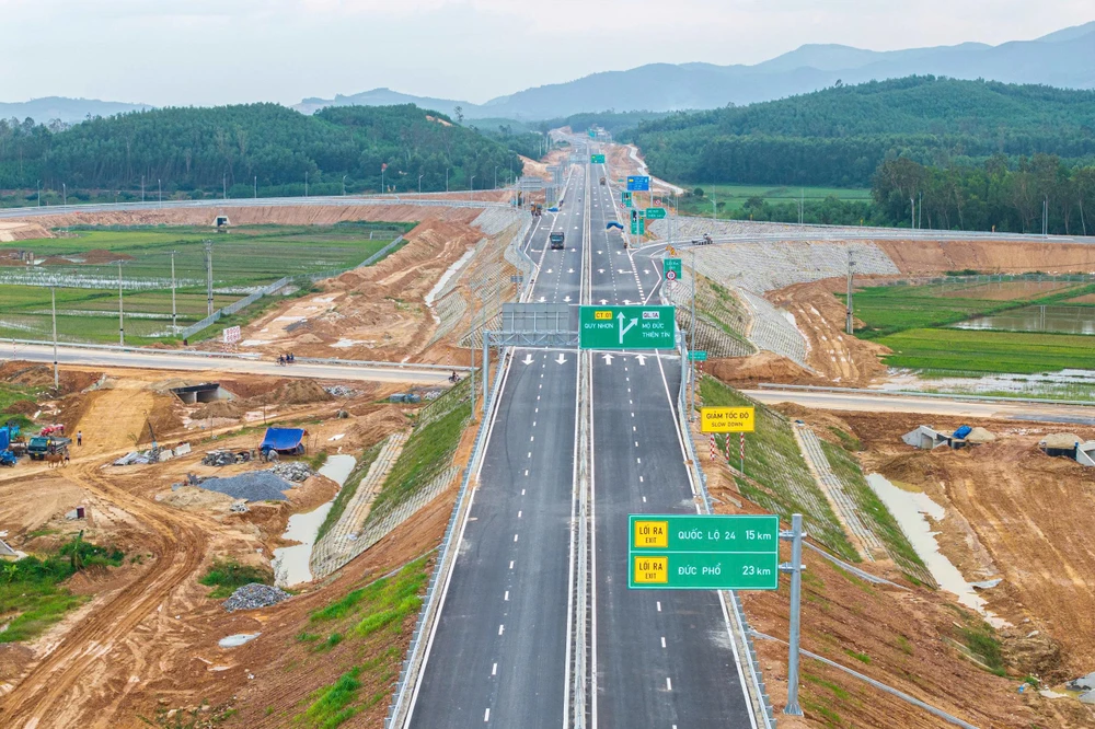 can-canh-cao-toc-quang-ngai-hoai-nhon-truoc-ngay-thong-xe- (7).jpg