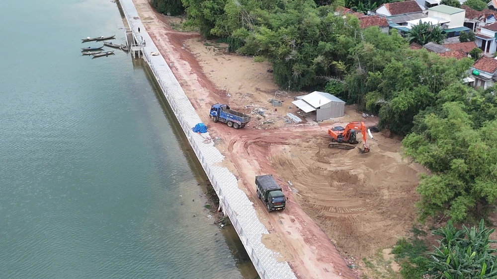 nhieu-mau-thuan-lon-trong-vu-cho-cat-cong-trinh-bo-ke-o-quang-ngai-ra-ngoai (4).jpg