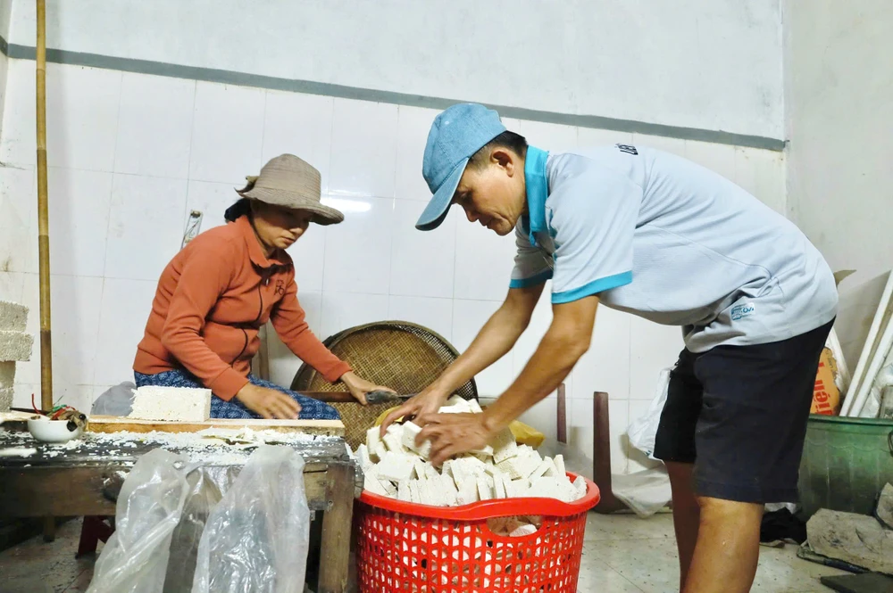 co-mot-thu-banh-o-quang-ngai-can-tet-phai-lam-gap-ba-moi-kip-ban- (15).jpg