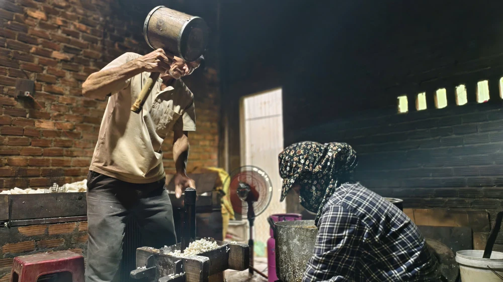 co-mot-thu-banh-o-quang-ngai-can-tet-phai-lam-gap-ba-moi-kip-ban- (9).jpg