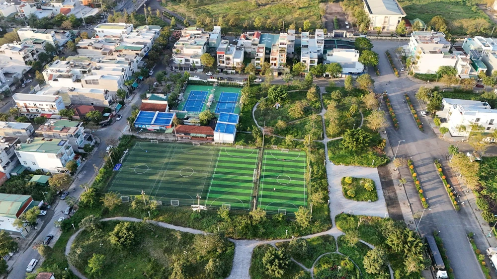 du-an-khu-dan-cu-15-nam-dap-chieu-xe-thit-dat-cong-vien-lam-san-bong-san-tenis- (2).jpg