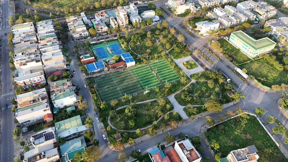 du-an-khu-dan-cu-15-nam-dap-chieu-xe-thit-dat-cong-vien-lam-san-bong-san-tenis- (3).jpg