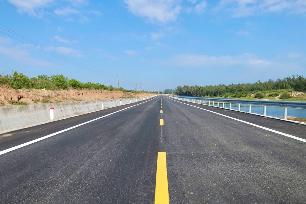 can-canh-duong-ven-bien-152-ti-dong-dep-nhat-quang-ngai- (9).jpg