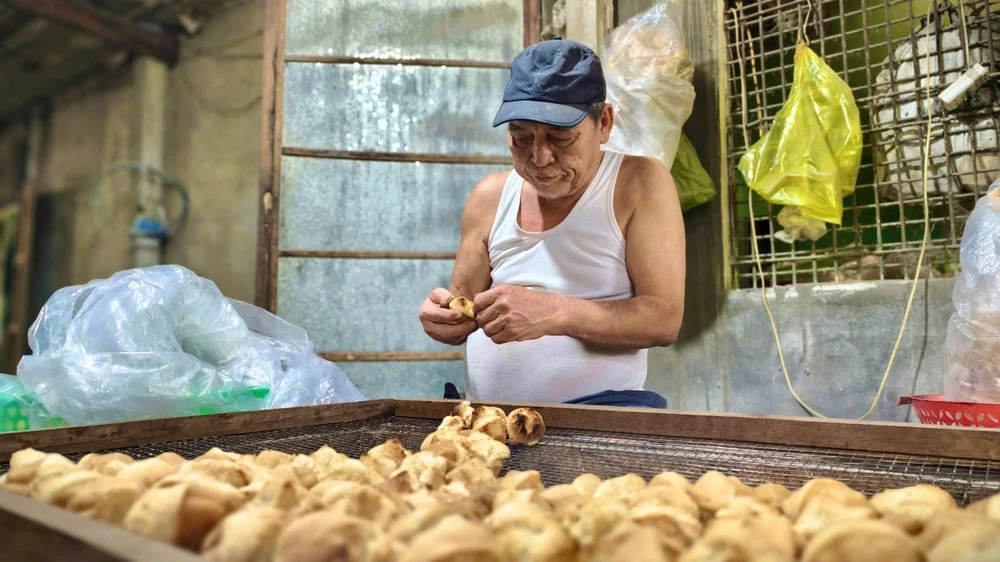 Thứ bánh cứ Tết đến là không thể thiếu trên mâm cúng người Quảng