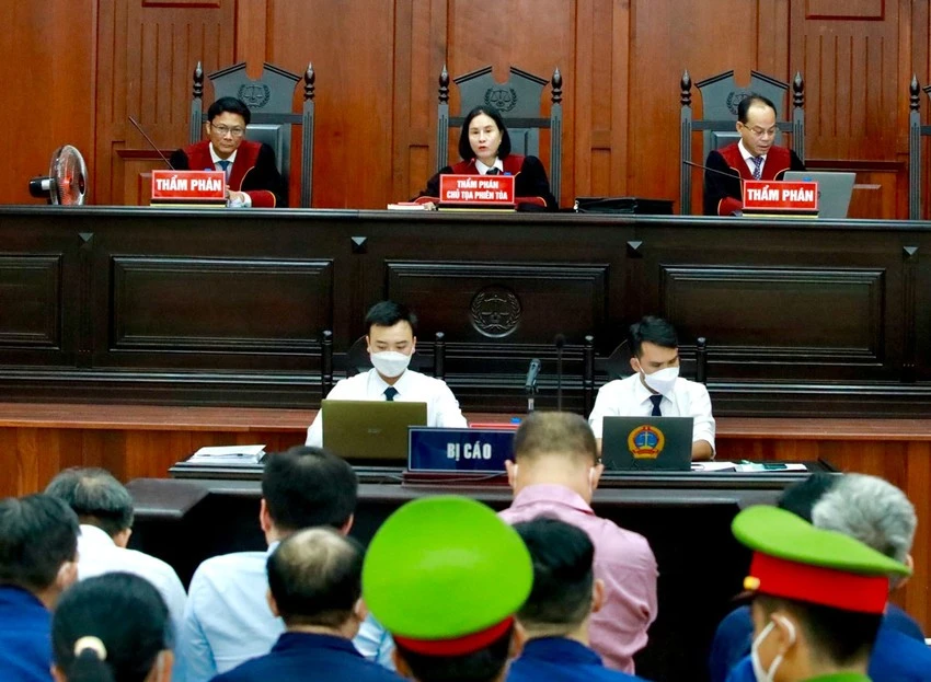 Hội đồng xét xử tại một phiên tòa ở TP.HCM. Ảnh: NGUYỆT NHI