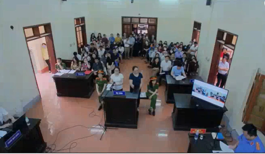 Hai bị cáo tại phiên tòa sơ thẩm. Ảnh: tapchitoan.vn