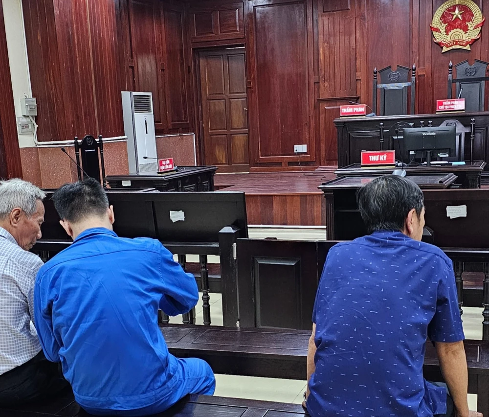 lừa đảo chạy chức