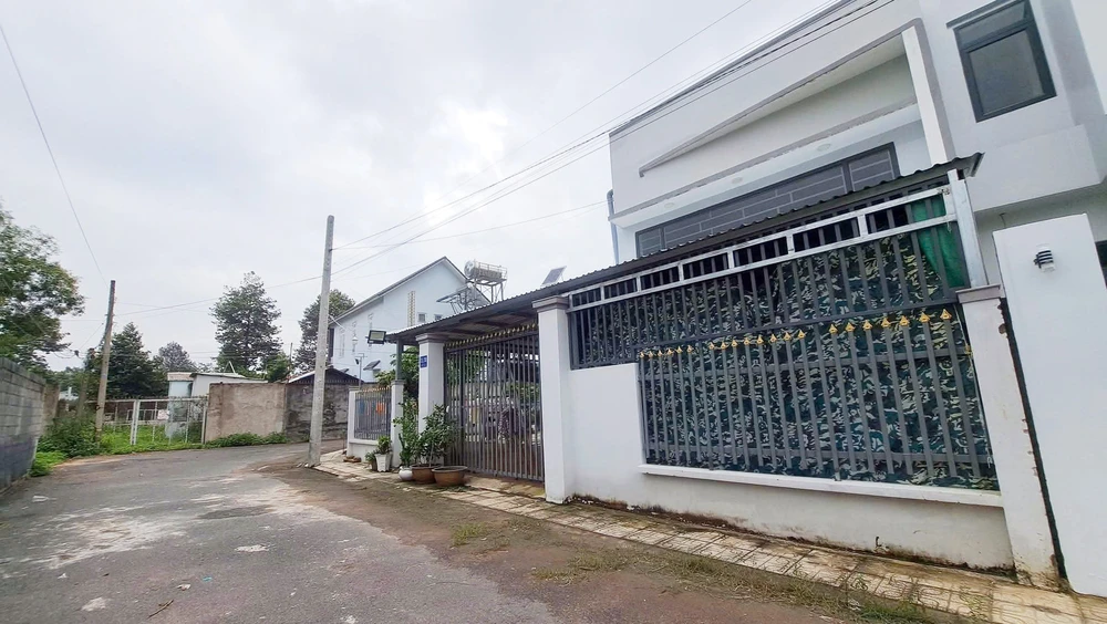 Căn nhà xây trên đất người khác