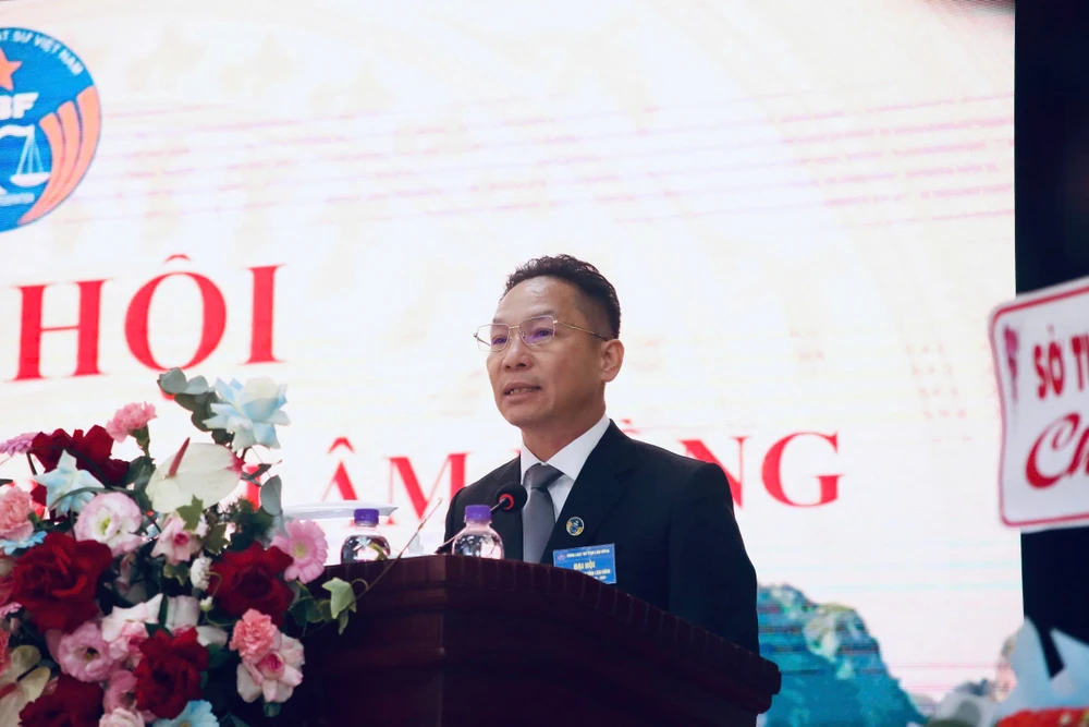 LS-duong-dinh-nam.jpg