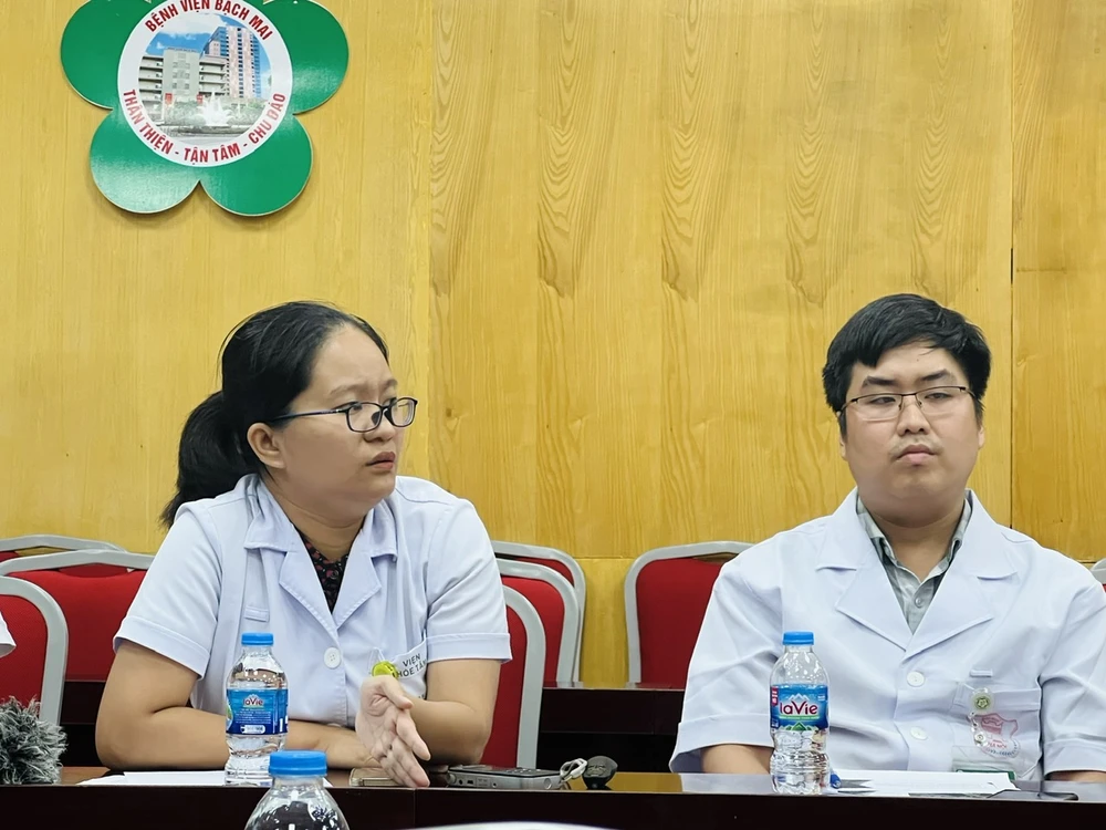 Bác sĩ Bùi Nguyễn Hồng Bảo Ngọc (trái) và đồng nghiệp Viện Sức khỏe tâm thần Bệnh viện Bạch Mai trong cuộc hội thảo về nghiện internet, game và vấn đề sức khỏe tâm thần.