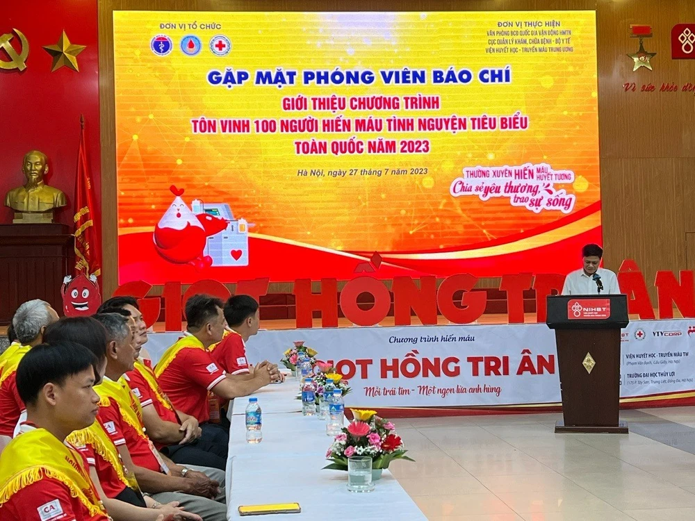 100 tình nguyện viên hiến máu tiêu biểu năm 2023 gặp gỡ báo chí trong hoạt động đầu tiên biểu dương phong trào hiến máu tình nguyện toàn quốc. 100 tình nguyện viên hiến máu tiêu biểu năm 2023 gặp gỡ báo chí trong hoạt động đầu tiên biểu dương phong trào hiến máu tình nguyện toàn quốc.