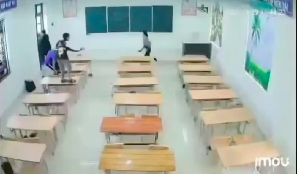 Báo cáo đầu tiên của Tuyên Quang về vụ học sinh quây cô giáo