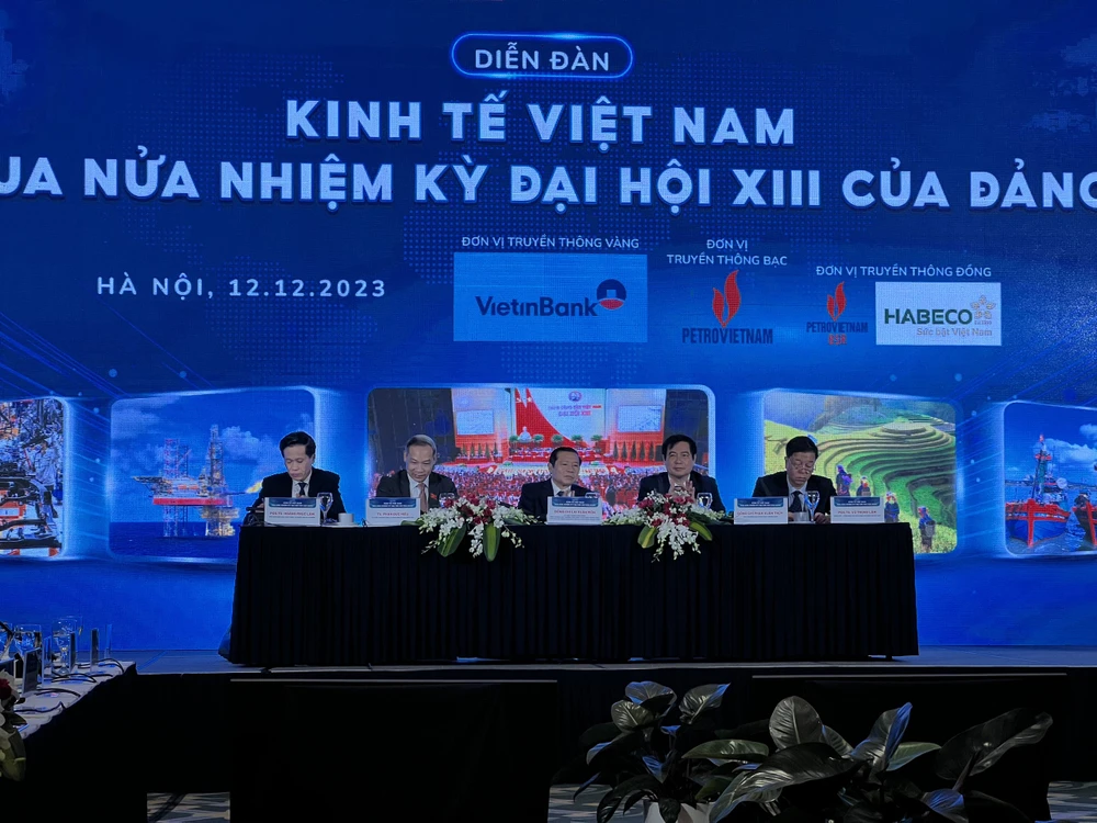 Doanh nghiệp lớn kiến nghị gì cho nửa cuối nhiệm kỳ Đại hội XIII?