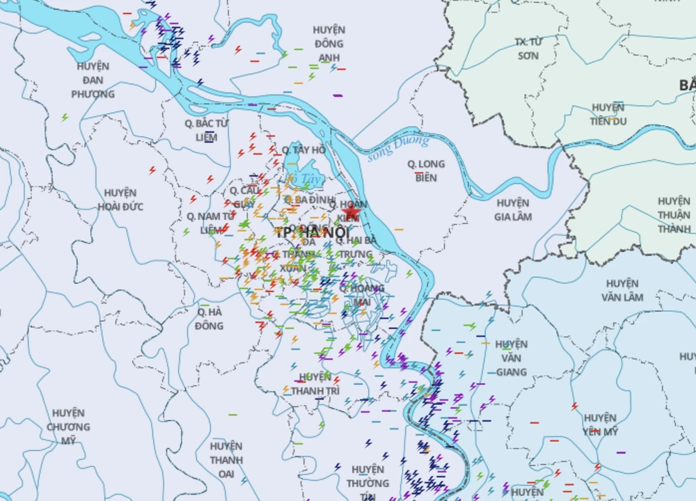 Thông kê chính thức: Mưa dông sáng nay, Hà Nội hứng 10.212 cú sét trời đánh