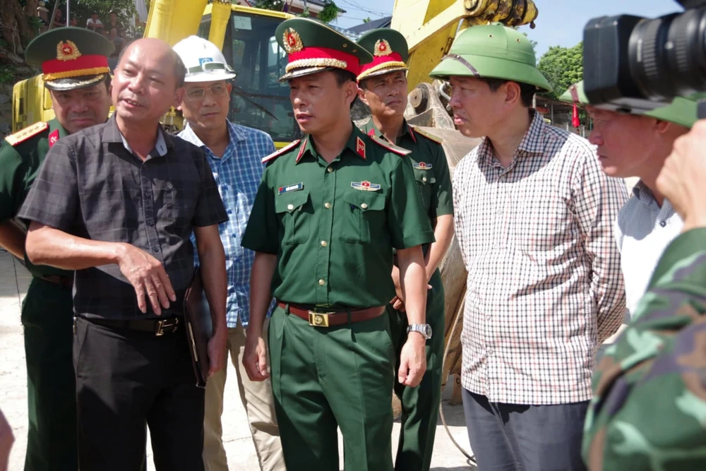 Thieu tuong Tran Trung Hoa - Tu lenh Binh chung Cong binh.jpg