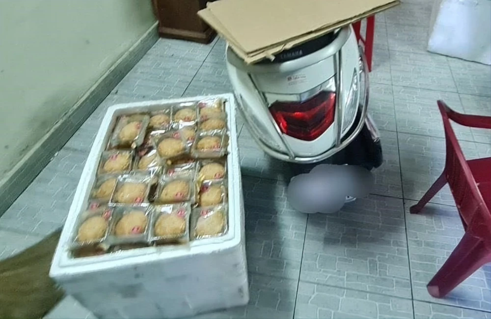 Công an quận Thanh Khê phát hiện bánh trung thu không rõ nguồn gốc.