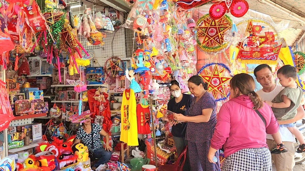 di mua den trung thu.jpg