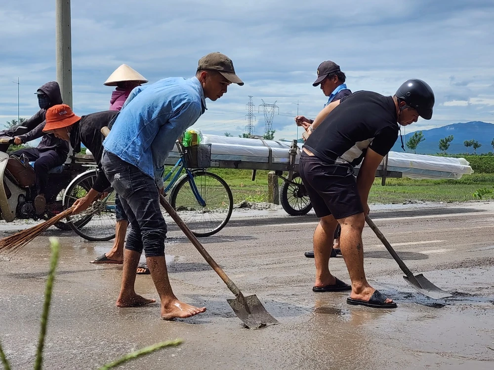 bun dat da nang xuc dat.jpg