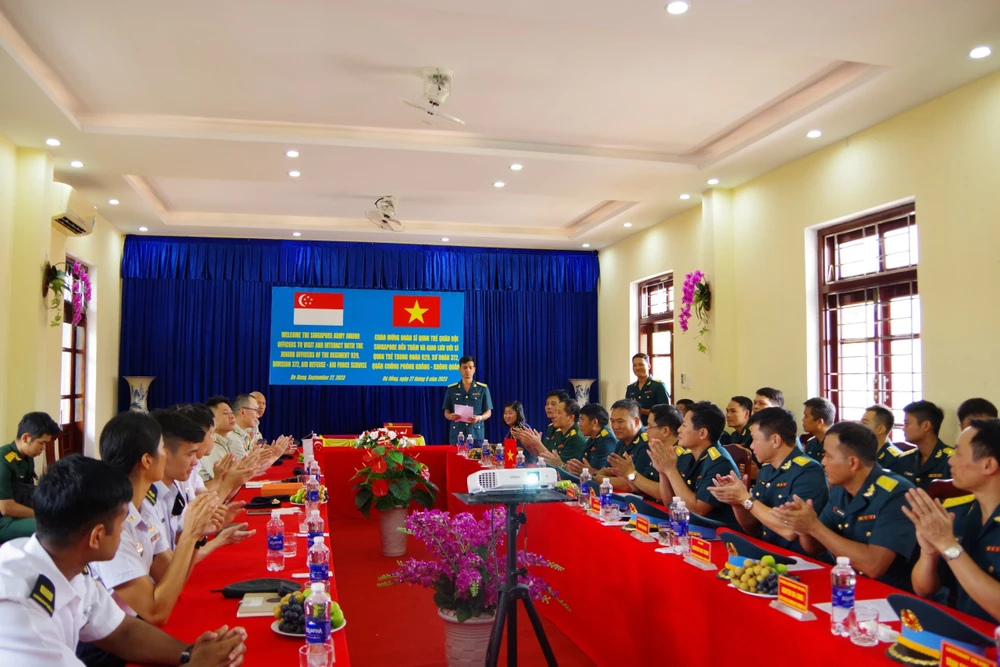 1. Quang cảnh buổi giao lưu..jpg
