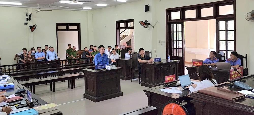 toan canh phien xet xu.jpg