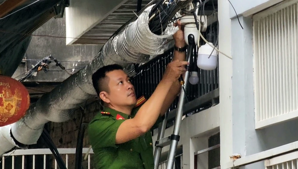 da nang chay nha tu vong chau be cong an.jpg