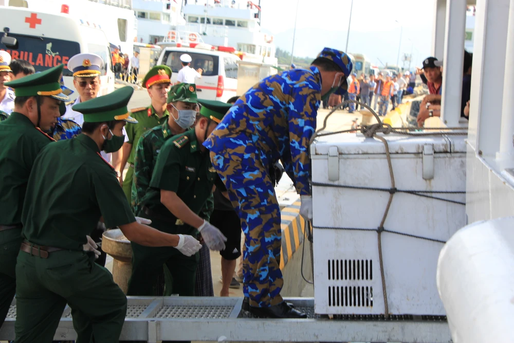 dua thi the ve dat lien.JPG