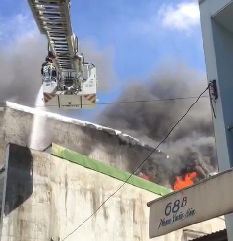 Chay nha quang ngai.jpg