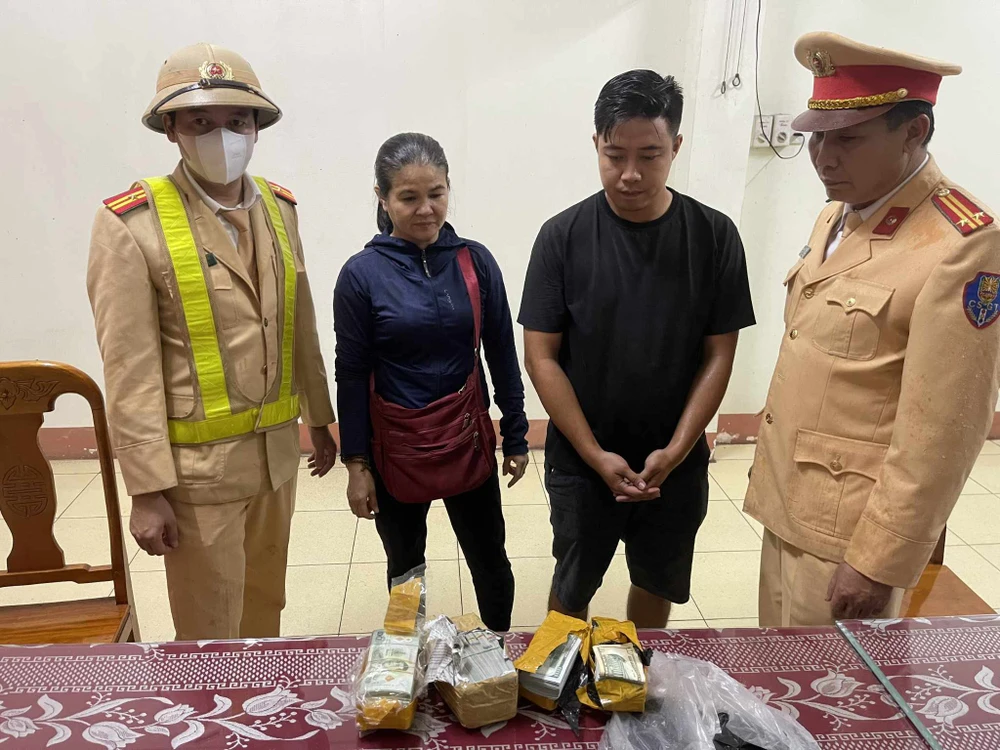 lượng lớn ngoại tệ