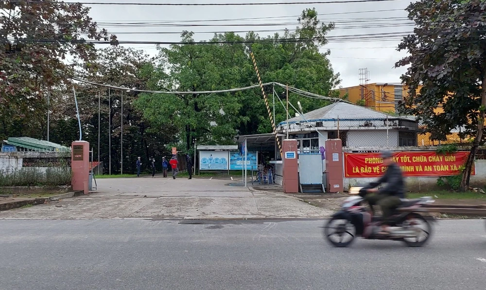 công nhân nghỉ việc