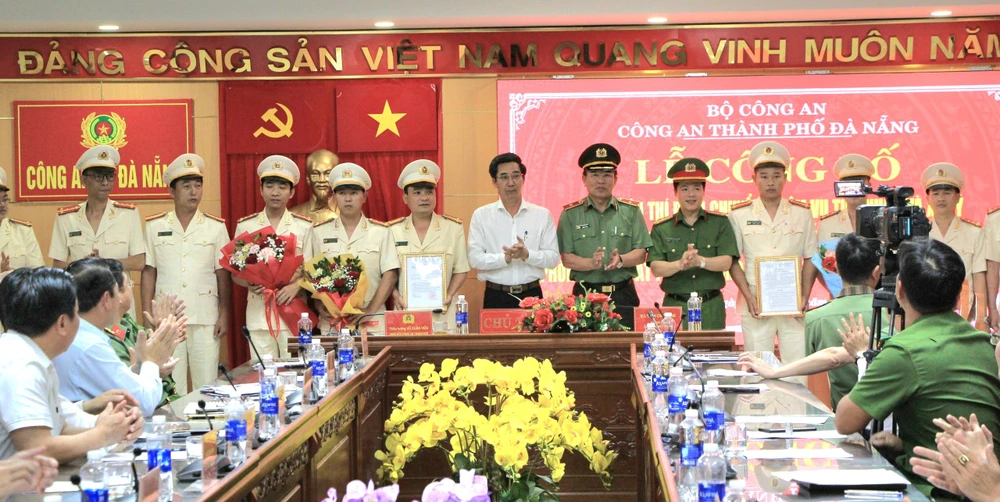 cong-an-tp-da-nang-chuc-mung.jpg