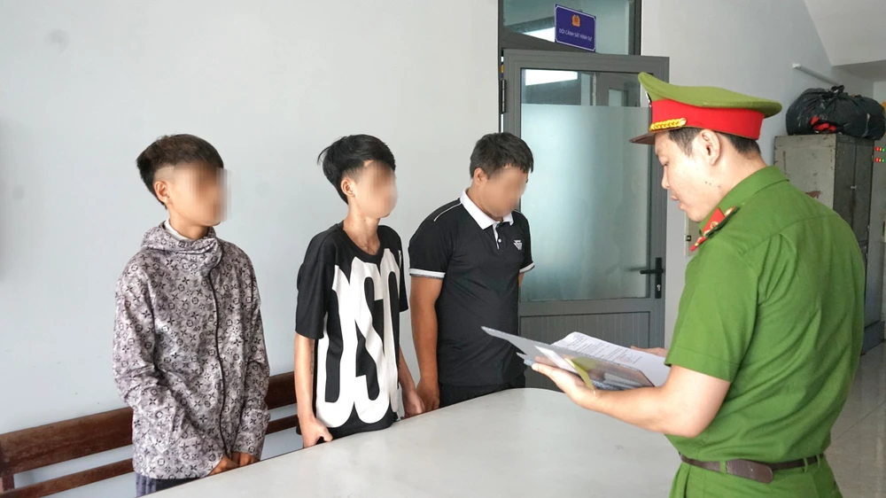 trộm cắp xe máy