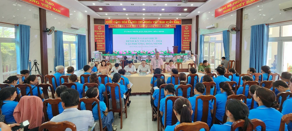 hộ có mức sống trung bình