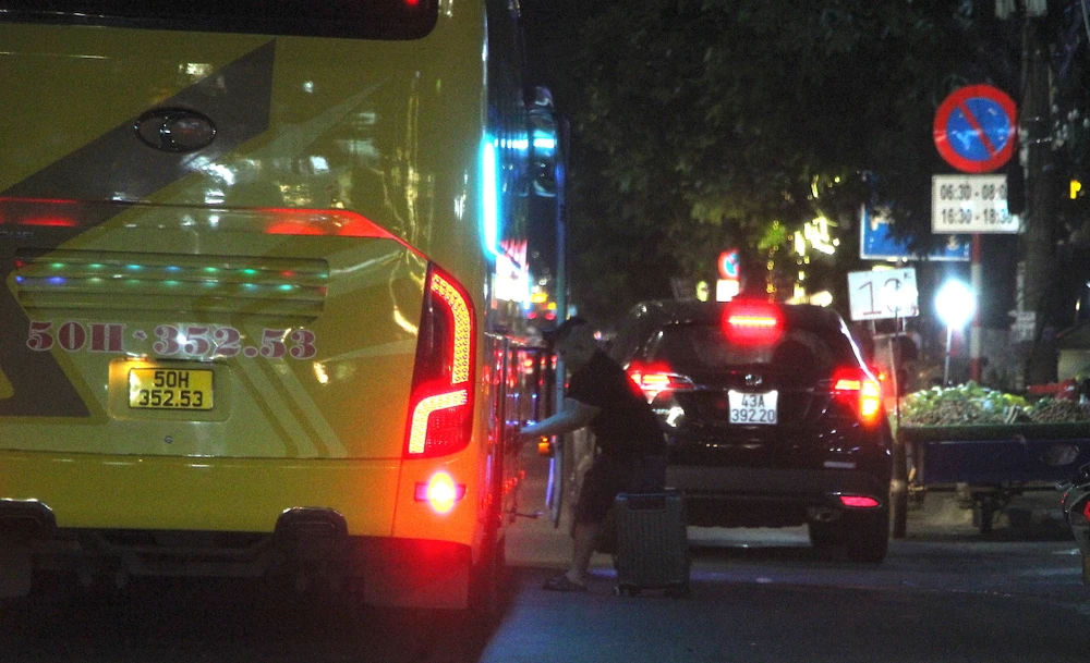 đón khách dọc đường