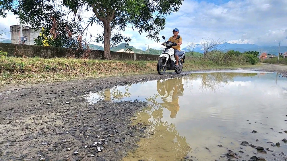 chưa làm xong đường