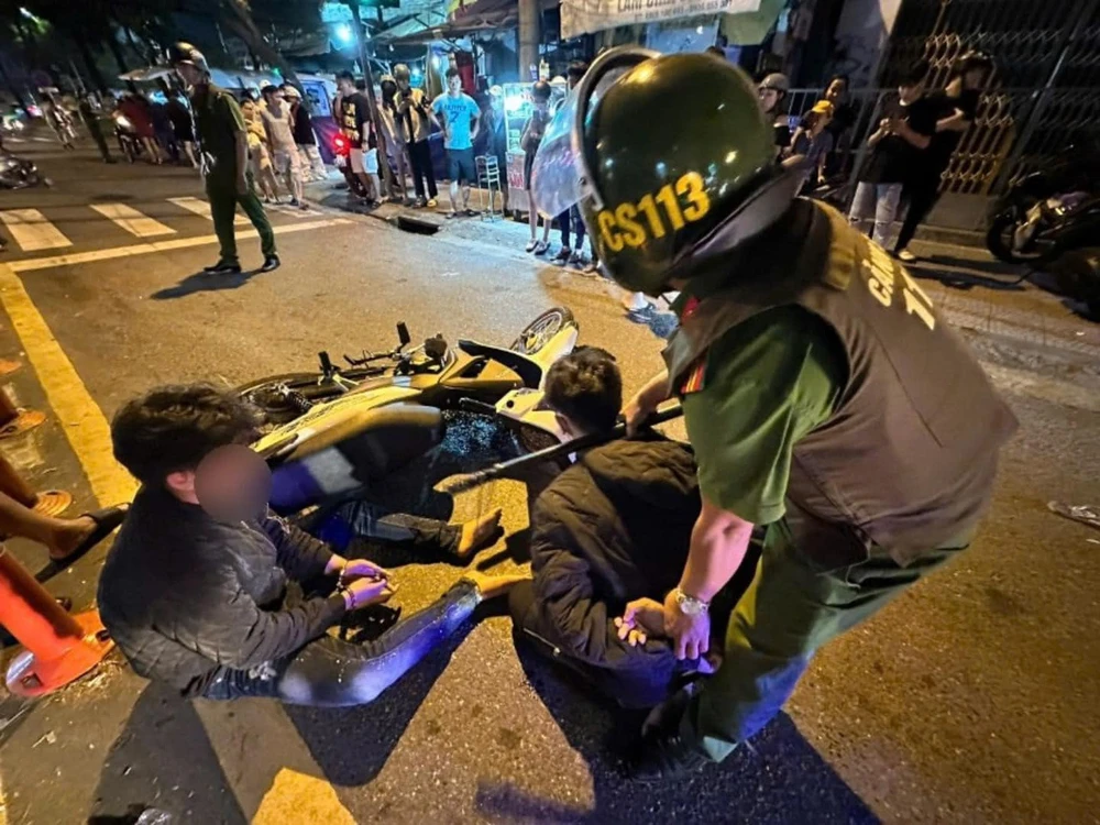 giải quyết mâu thuẫn