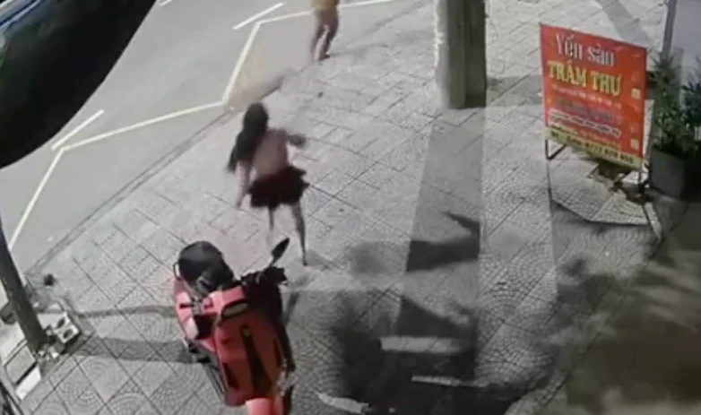 cướp điện thoại