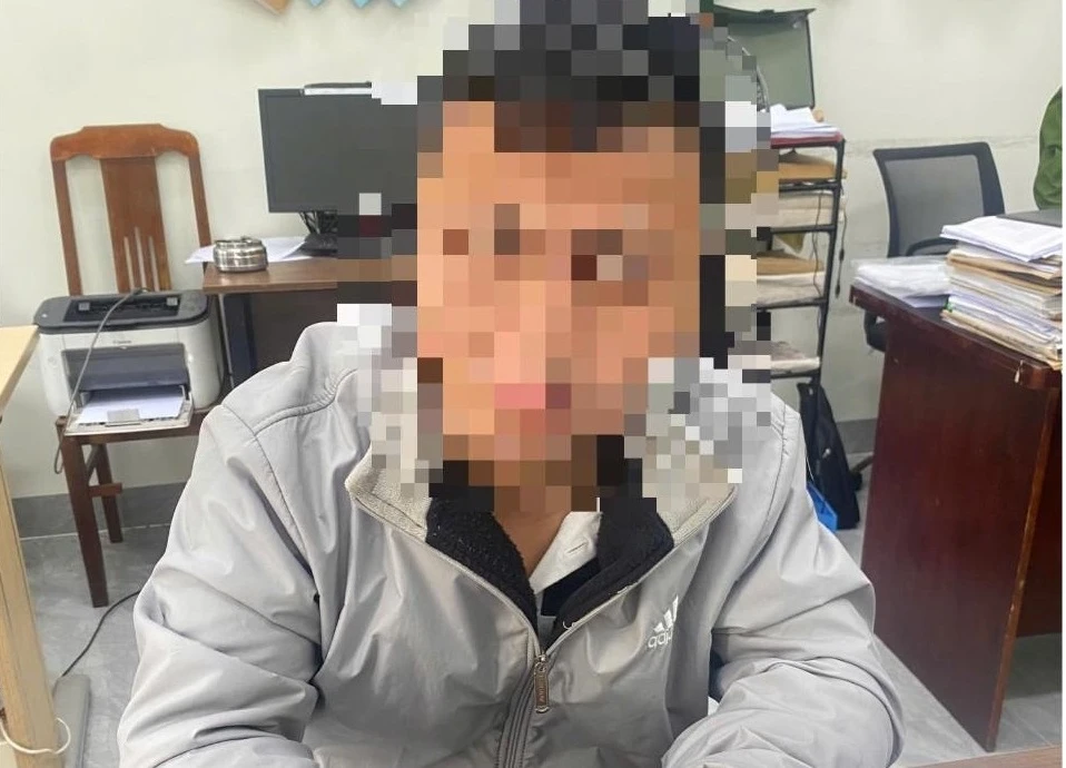 sàm sỡ phụ nữ