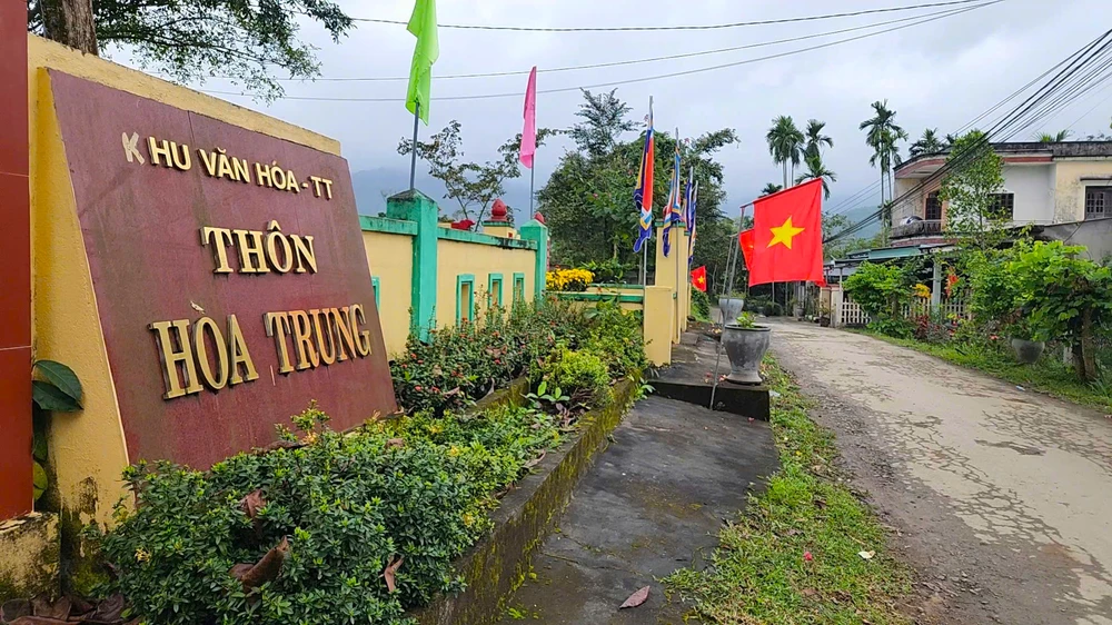thon-hoa-trung.jpg