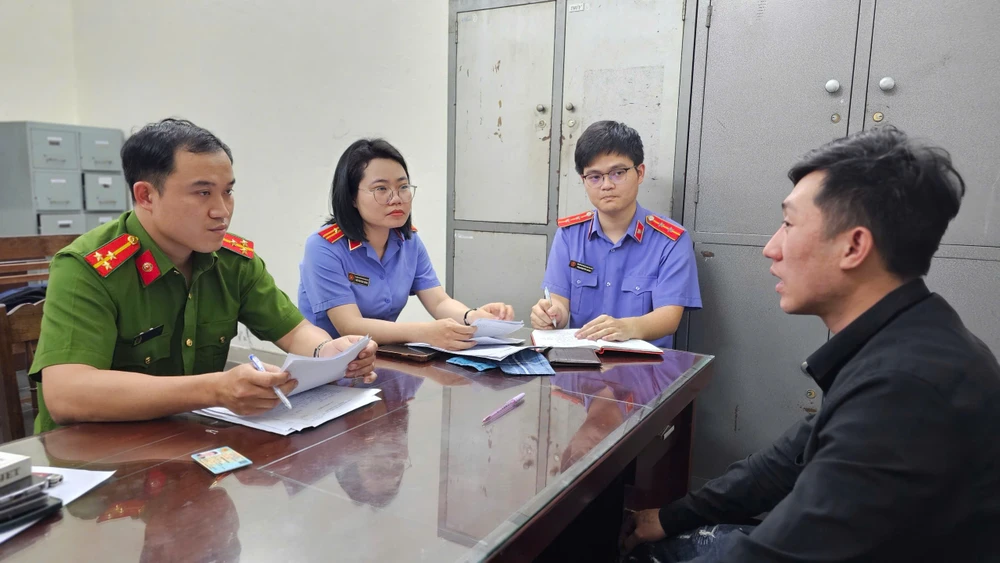 Bị đánh thương tích nặng vì trêu chọc bạn gái của người khác