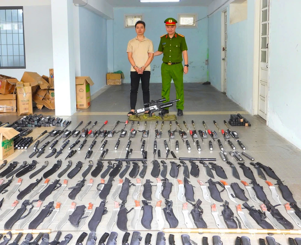 làm giả con dấu