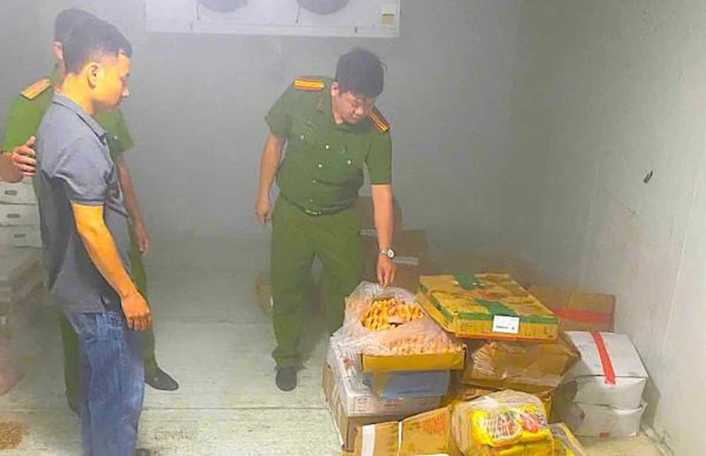 lòng heo trôi nổi