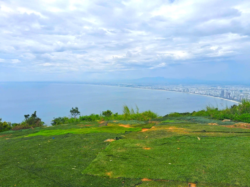 nhảy dù núi sơn trà